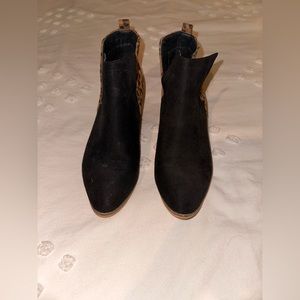 Boutique Booties Black/Cheetah - Size 9